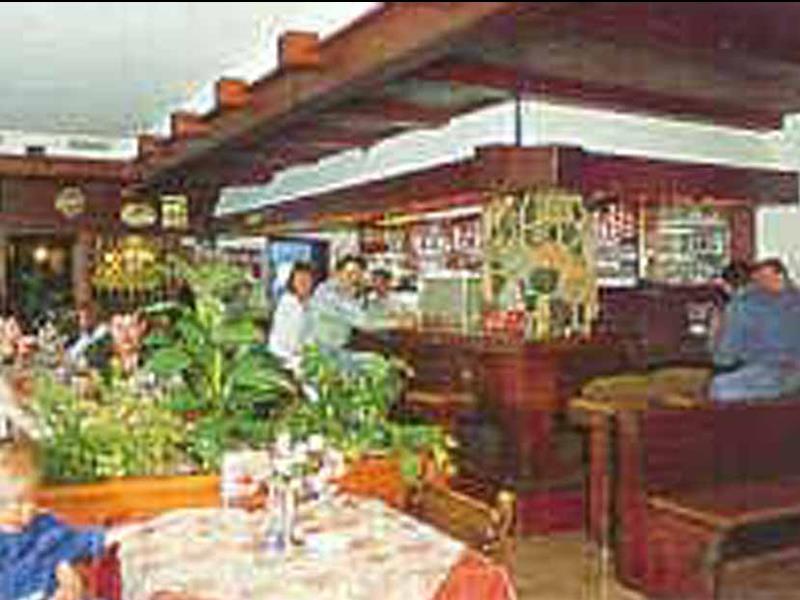 Hotel Alpha ซาส-กรุนด์ ภายนอก รูปภาพ